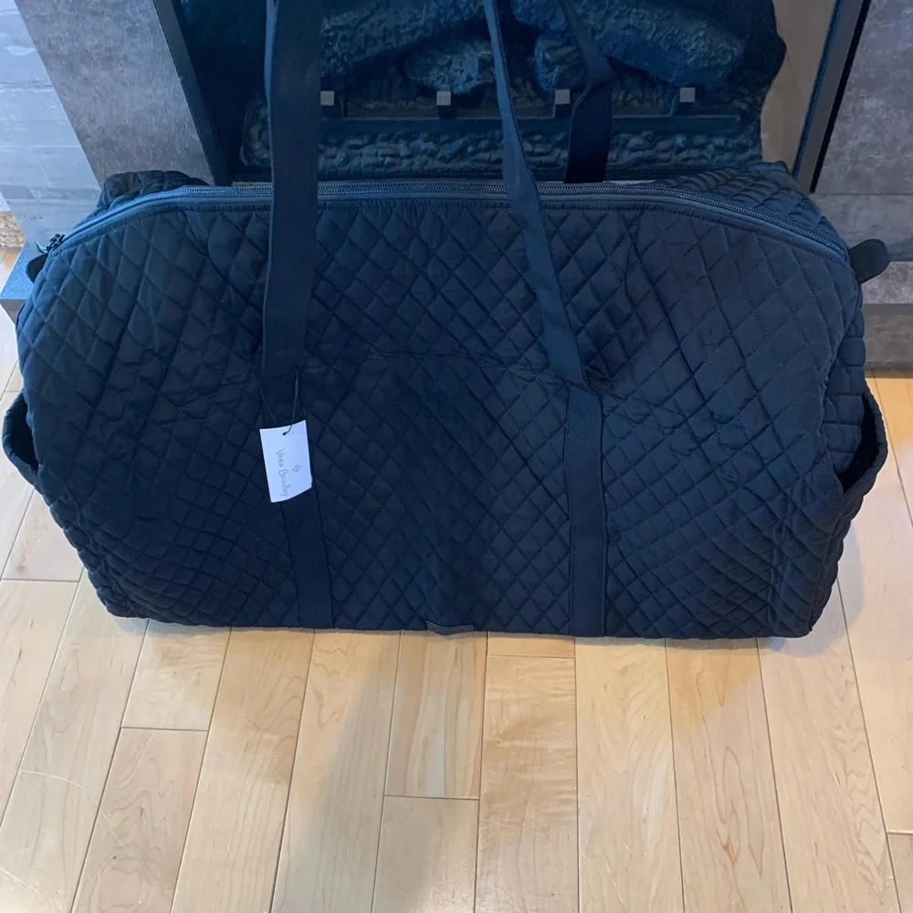 ‼️FIRM‼️ NWT Vera Bradley xl duffel bag classic black - Picture 5 of 12